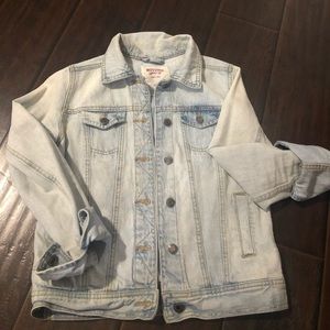 Jean jacket with pockets 💙